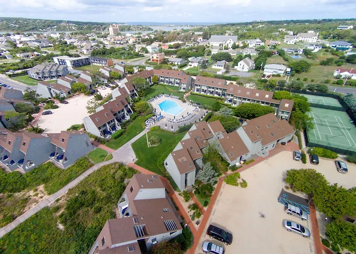 Hotel with Tennis: The Surf Club Resort